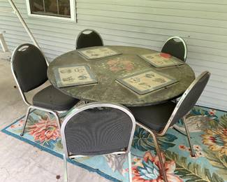 Back deck - rug underneath table with 4 chairs