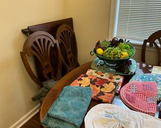 Dining table extensions