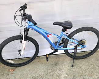 Diamondback 24" bicycle like new 