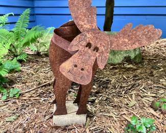 SMALL MOOSE YARD ART