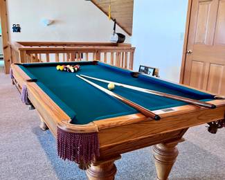 BRUNSWICK POOL BILLIARDS 6' TABLE