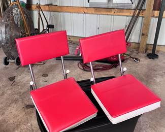 VINTAGE FOLDING STADIUM SEATS