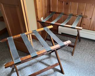 WOODEN LUGGAGE RACKS