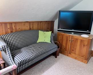 BLUE CHECKED VINTAGE SETTEE LOVE SEAT, TV AND TV CABINET