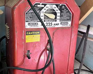 LINCOLN 225 AMP ARC WELDER