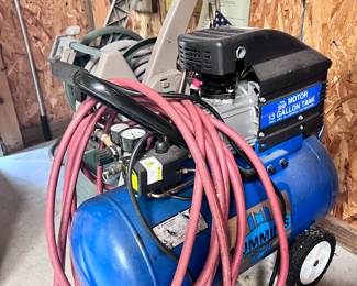 AIR COMPRESSOR