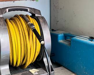 AIR HOSE AND REEL