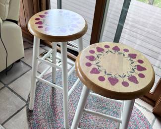 STRAWBERRY STOOLS