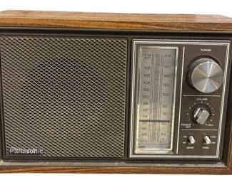 Vintage Panasonic RE6289 Radio