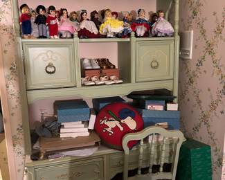 Basset furniture bedroom set. 