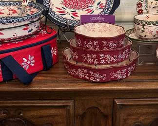 Temptation dinnerware