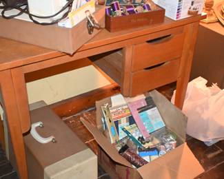 Sewing machine table