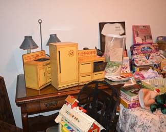 Vintage Children Metal Kitchen set, Games, Board games, Toys, Vintage Toys, Playschool House
