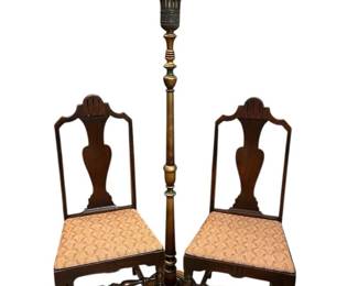 2 Vintage Chairs Lamp