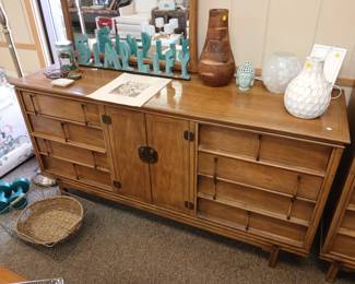 Thomasville double dresser and mirror