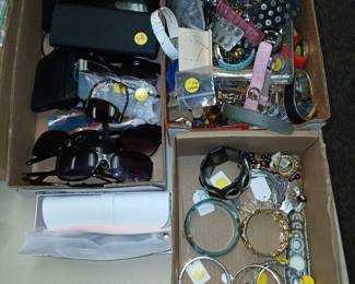 Watches. Sunglasses 