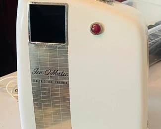 Vintage Ice-O-Matic Ice Crusher