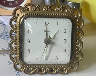 Syroco Vintage Table Clock