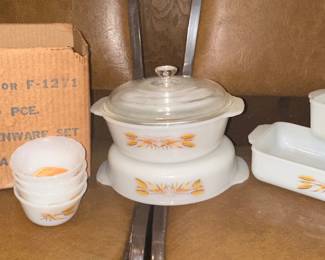 Fire King Wheat Special 9pcs Bakeware Set
MP-9 / F-1271