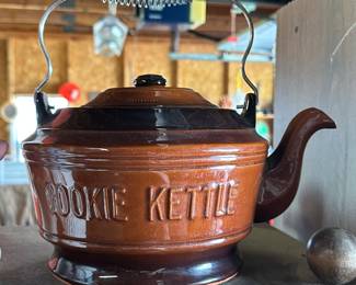Vintage McCoy Cookie Kettle