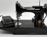 Singer 1950s 221 Featherweight Sewing Machine