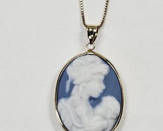 10K Mothef & Child Cameo Necklace