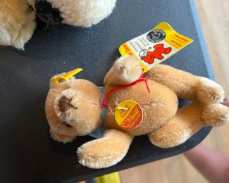 Several steiff of various sizes