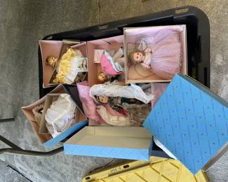 Dozens of madame Alexander dolls, all sizes