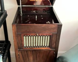 Vintage Lift Top Aeolian-Vocalion Gramophone