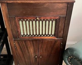 Vintage Lift Top Aeolian-Vocalion Gramophone