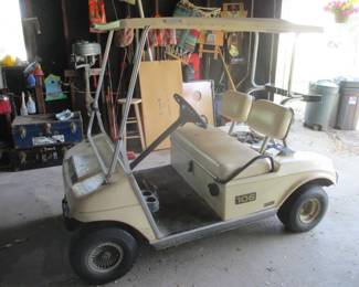 Club Car Golf Cart (Gas Runs Excellent)