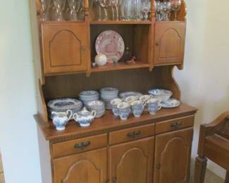 Maple Hutch