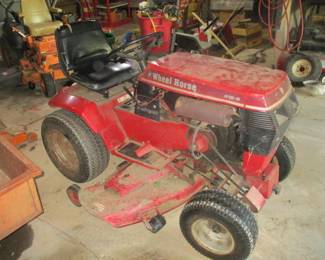Wheel Horse Lawn Tractor