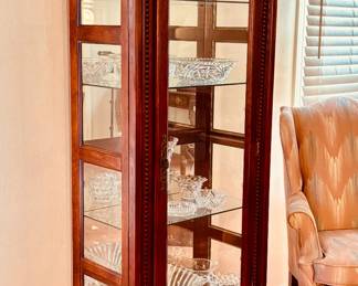 Lighted curio...
