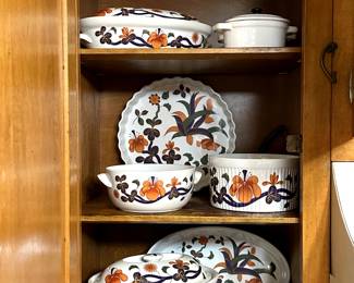 Royal Worcester Grainger Imari fine porcelain pieces including oval covered casseroles, quiche, soufflé