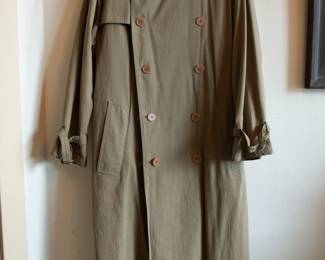 Vintage classic men's Giorgio Armani trench coat, size 38