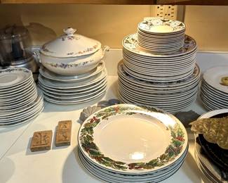 Tons of dishes and entertaining pieces, for every day, fine dining and Christmas!