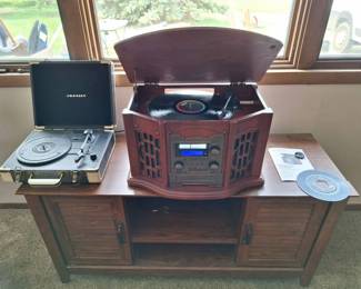 04 Entertainment galore with Music Center, several record players, CD player boombox and numerous CDs, albums and 45s