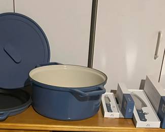 Misen Dutch oven with grill top and Misen chef's knives