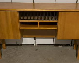 Hutch for top of desk or table