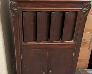Pre-1915 Columbia Grafonola in good working condition