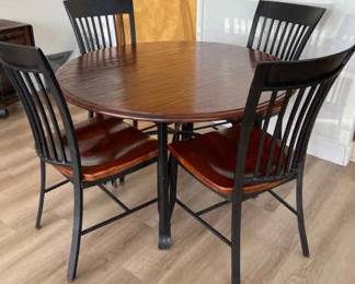Nichols And Stone Dining Table And Chairs