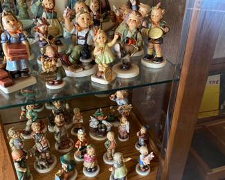 Goebel/Hummels Hummel Collectors Club with Gold Tags