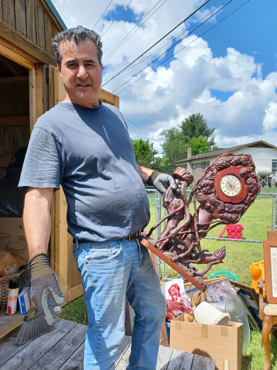 Tony uncovers a Blowing Rock Artist folk art clock
