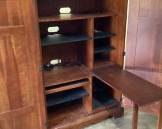 TRADITIONAL ENTERTAINMENT CABINET