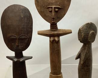 (4) AFRICAN ASHANTI AKUABA WOOD FERTILITY DOLLS, MOSSI PEOPLE WOOD DOLL & COMB
