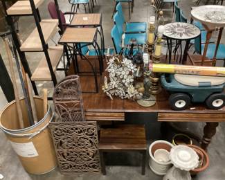 TABLE LOT, PATIO TABLES, PLANTERS, CHANDELIERS, SHELVES, GARDEN CART