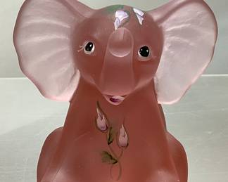 FENTON 2003 PNWFA PINK SATIN SITTING ELEPHANT FIGURINE