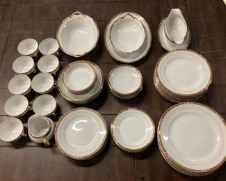 58 PIECE NORITAKE M-WREATH NIPPON FINE CHINA SET