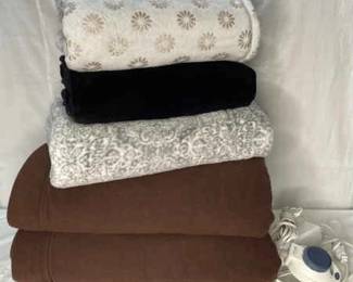 Warm And Cozy Throws and Electric Blankets